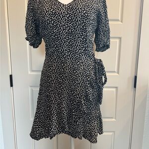 Giani Bernini Black and White Sheath Dress with Puff Sleeves